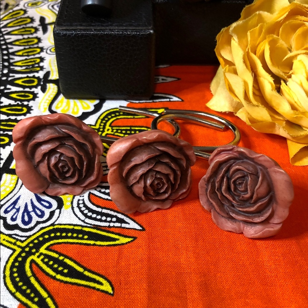 Resin Decorative shower curtain hooks - Picture 3 of 7